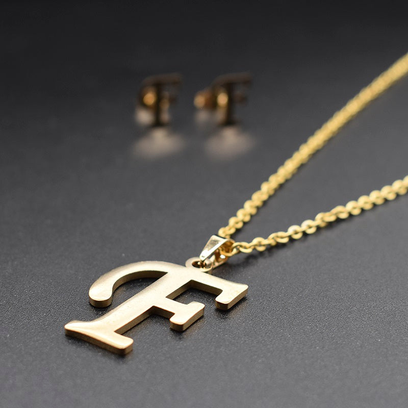 Set de Collar y Aretes Letra F FSETK34